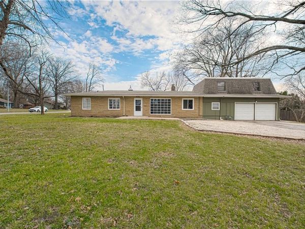 3 Glen Arbor Road, Kansas City, MO 64114