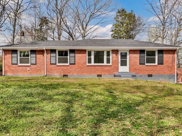 56 Hillsboro Rd , Clarksville, TN 37042