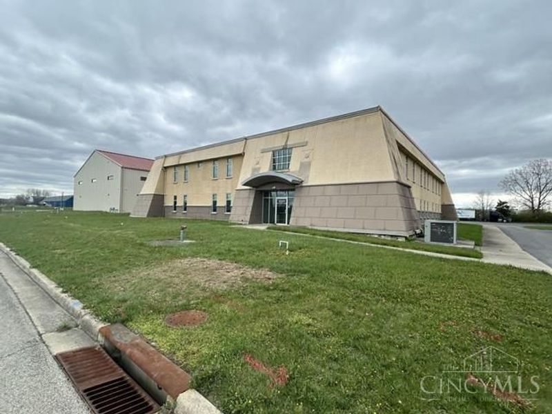 10501 Success Lane, Dayton, OH 45458 Photo 3