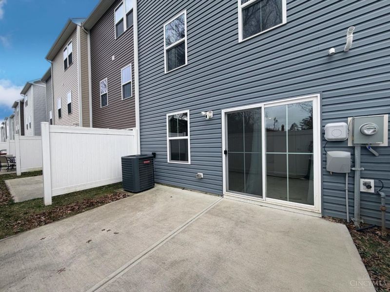 42 Wentworth Lane, Cincinnati, OH 45236 Photo 2