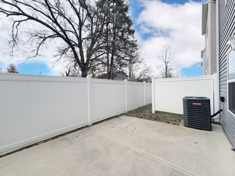 42 Wentworth Lane, Deer Park, OH 45236 Photo 3