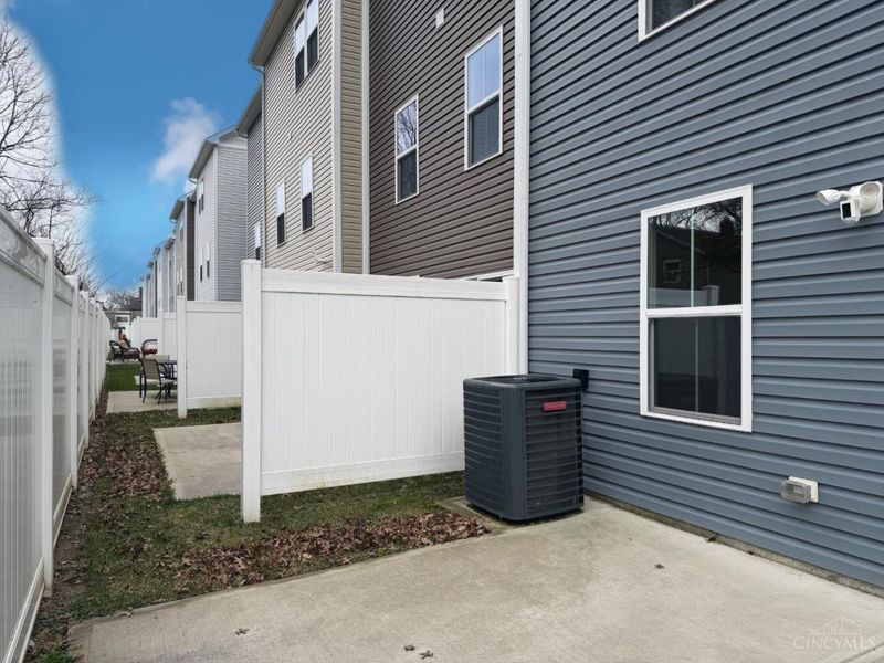 42 Wentworth Lane, Deer Park, OH 45236 Photo 4