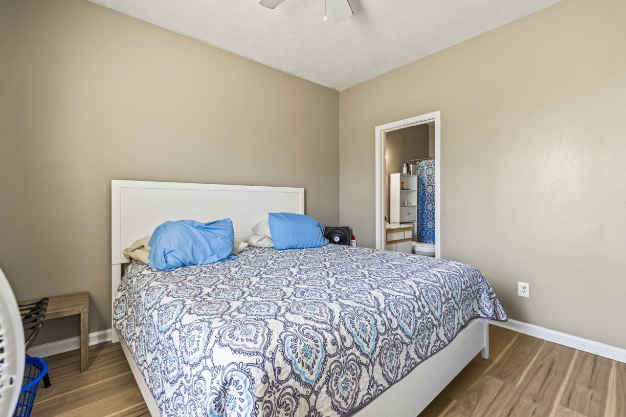 484 River Oaks Dr. Photo 14