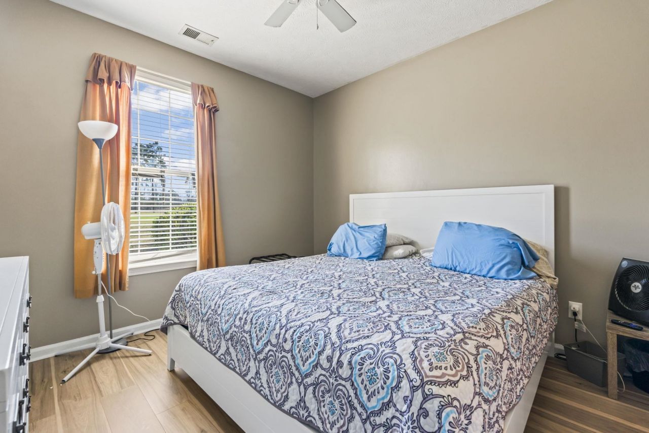 484 River Oaks Dr. Photo 15