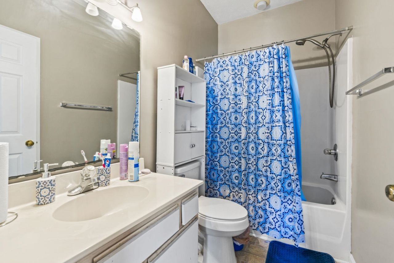 484 River Oaks Dr. Photo 17