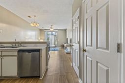 484 River Oaks Dr. photo 4