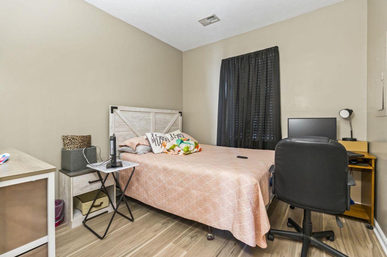 484 River Oaks Dr. Photo 20