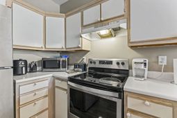 484 River Oaks Dr. photo 4