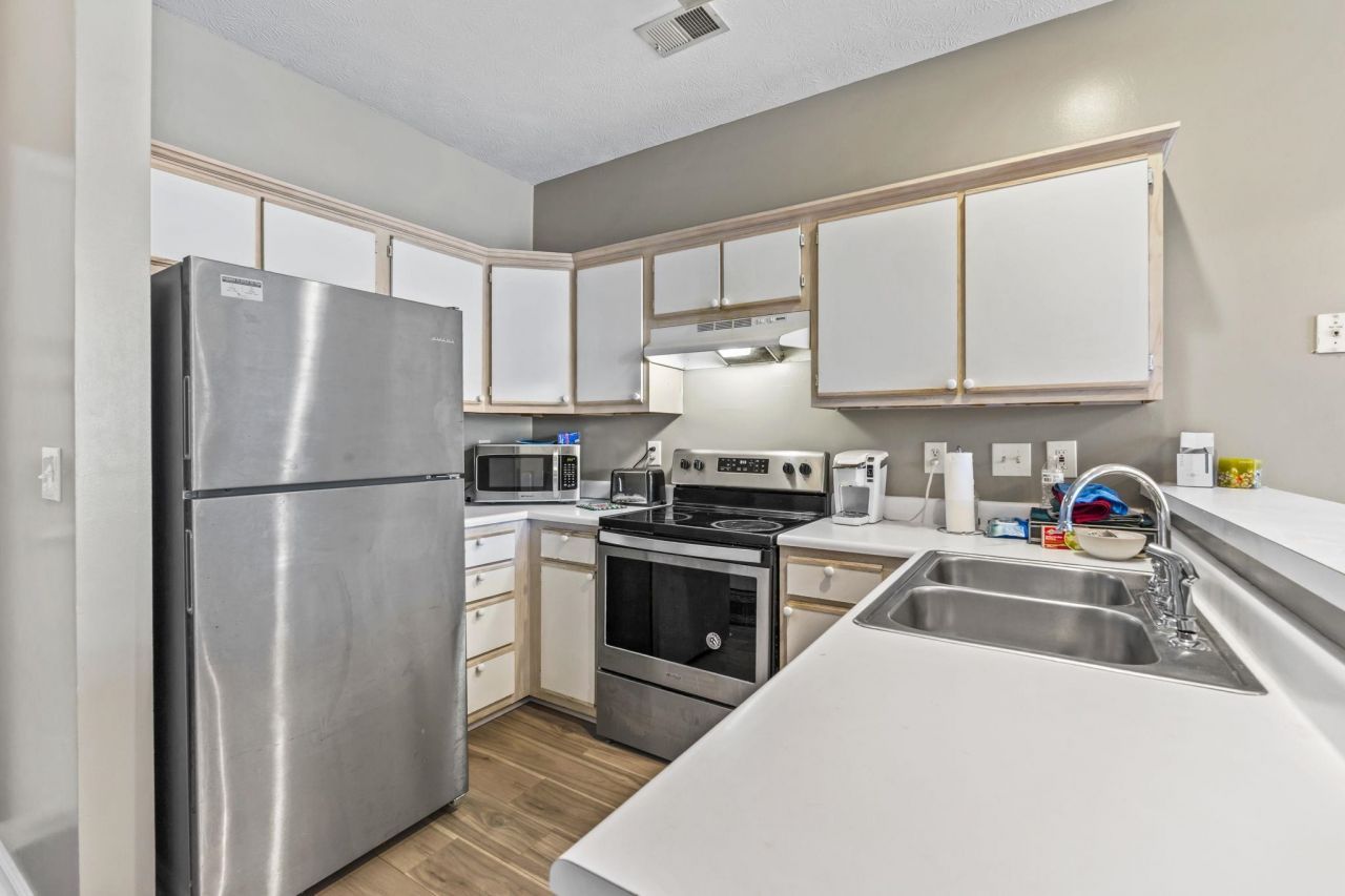 484 River Oaks Dr. Photo 7