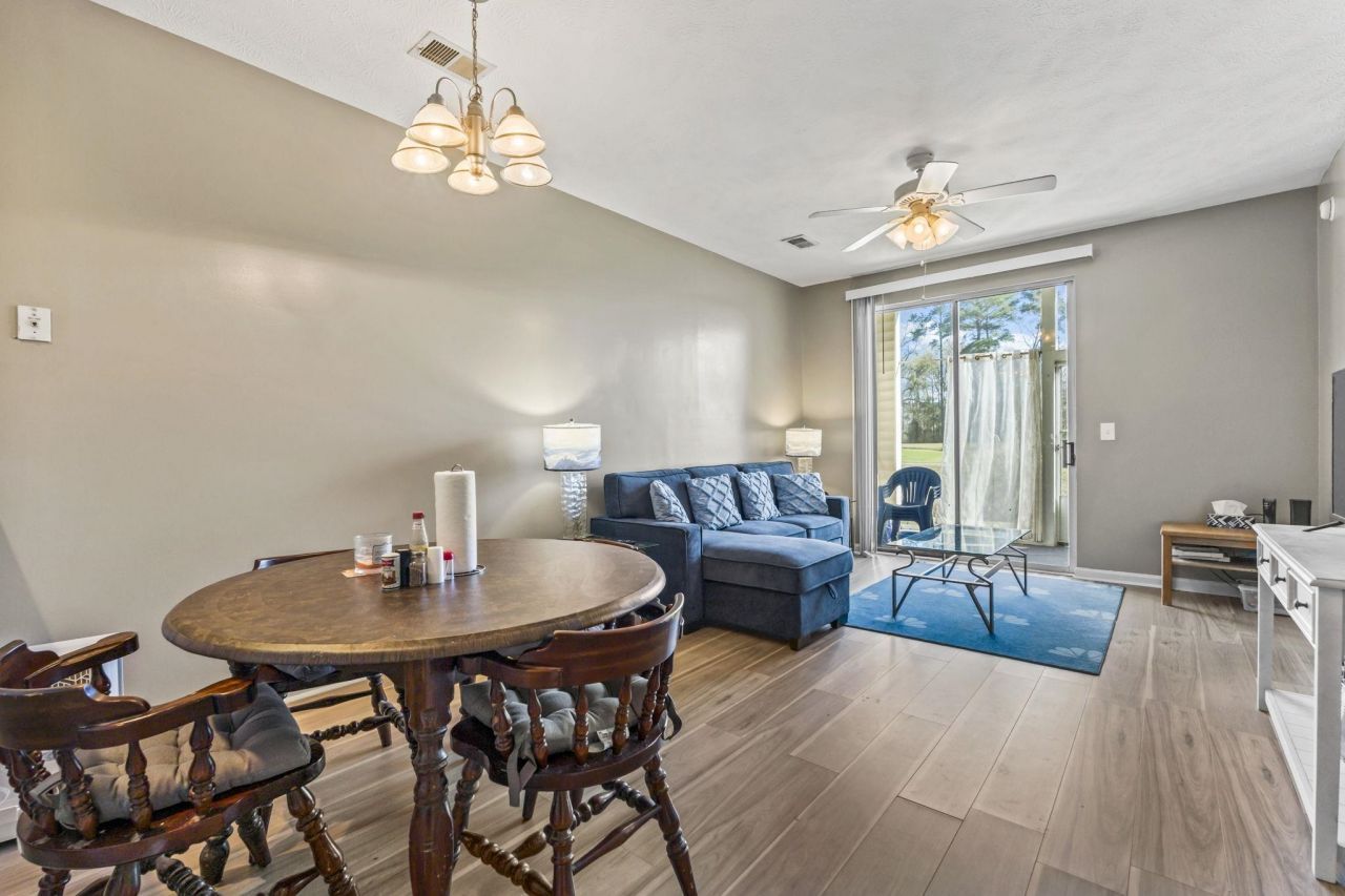 484 River Oaks Dr. Photo 8