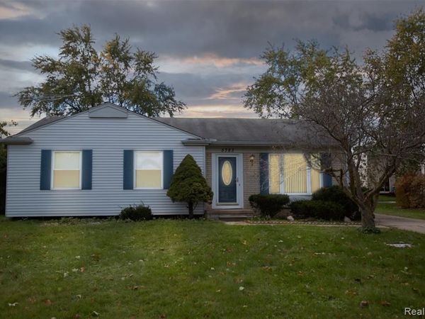 5783 Williamsburg Court, Waterford Twp, MI 48327
