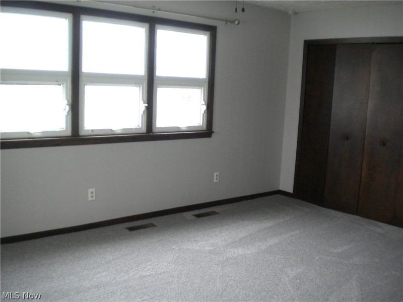 345 Morgan Street , Barberton, OH 44203 Photo 8