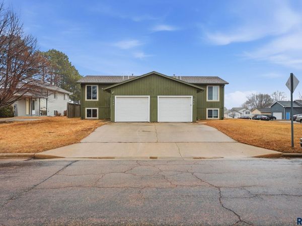 700 704 N Harrington Ave, Sioux Falls, SD 57103