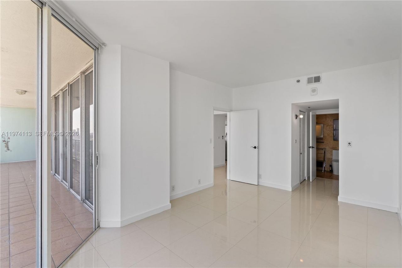 7601 E Treasure Dr., Unit PH 216, North Bay Village, FL 33141 Photo