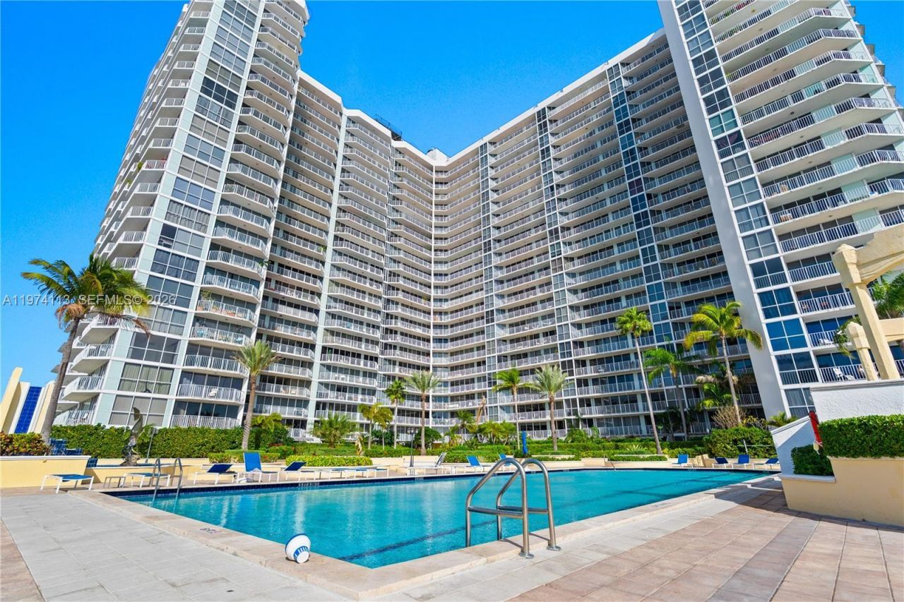 7601 E Treasure Dr., Unit PH 216, North Bay Village, FL 33141 Photo