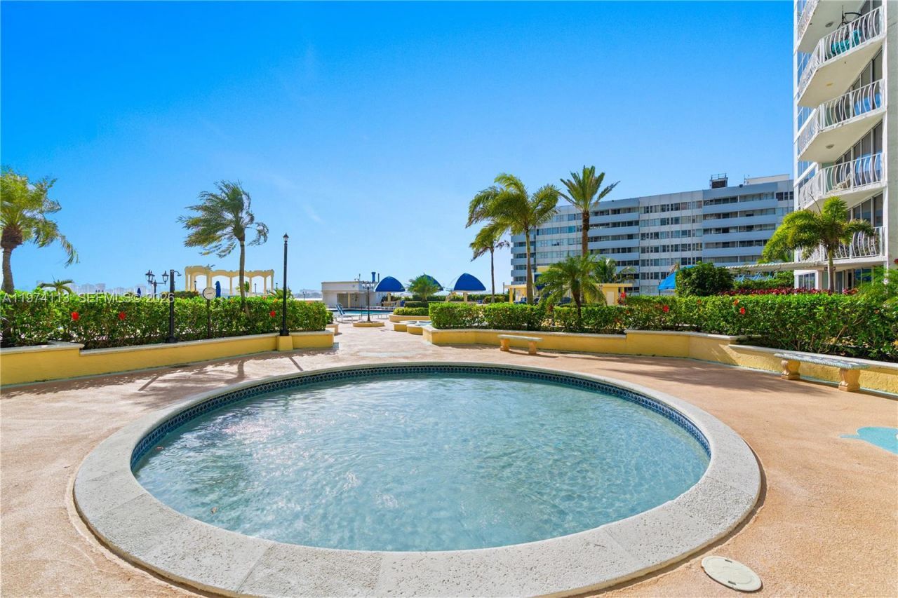 7601 E Treasure Dr., Unit PH 216, North Bay Village, FL 33141 Photo