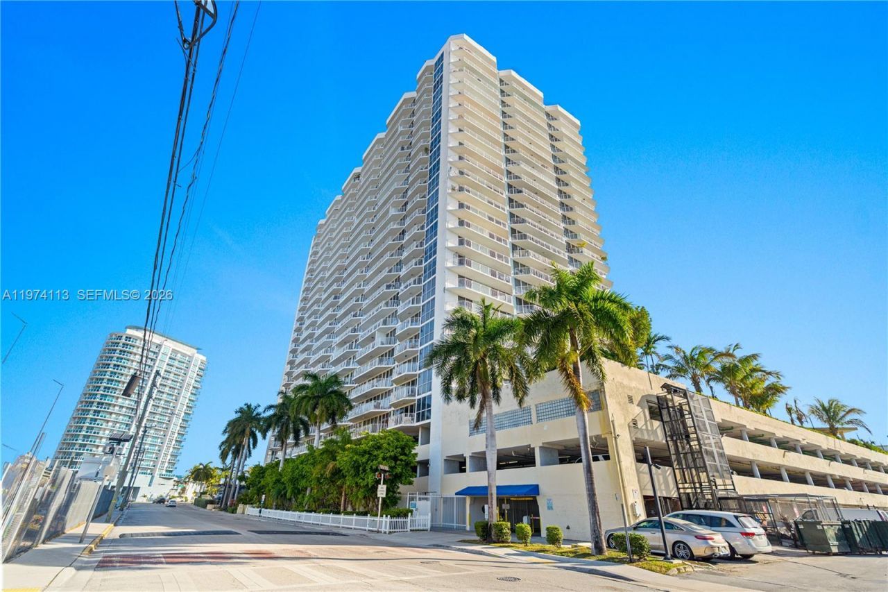 7601 E Treasure Dr., Unit PH 216, North Bay Village, FL 33141 Photo