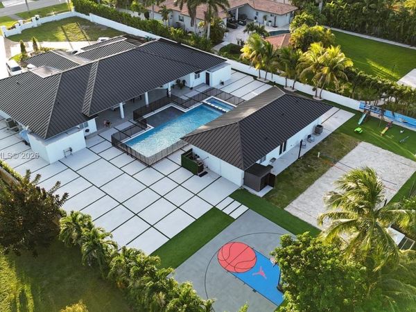 365 NW 132nd Ave , Miami, FL 33182