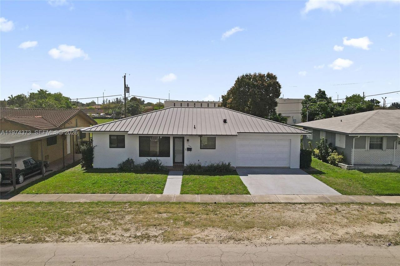 1860 NW 121st St, Miami, FL 33167 Photo