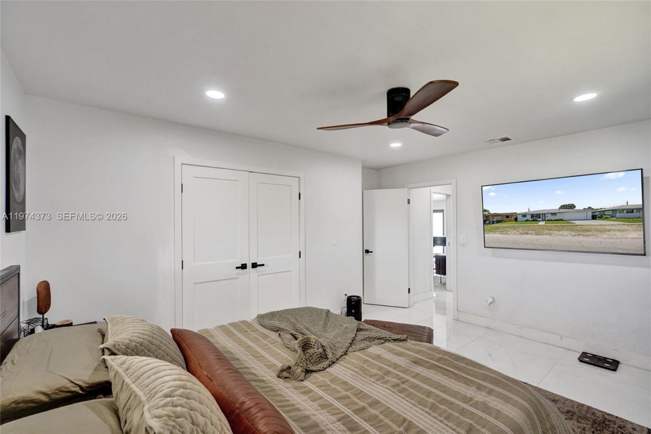 1860 NW 121st St , Miami, FL 33167 Photo