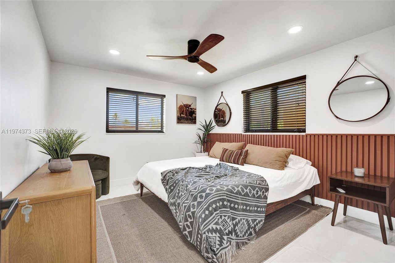 1860 NW 121st St, Miami, FL 33167 Photo