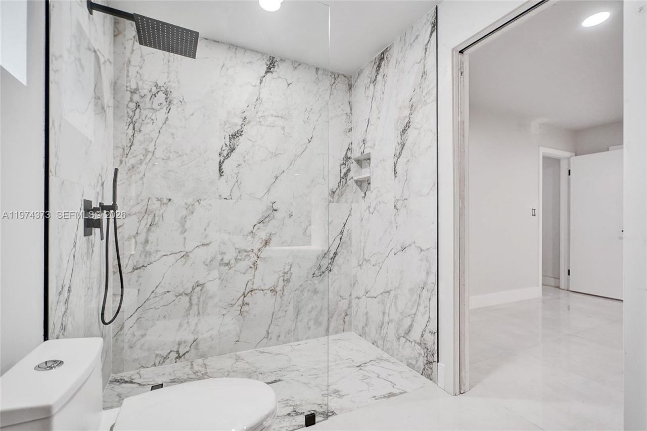 1860 NW 121st St , Miami, FL 33167 Photo