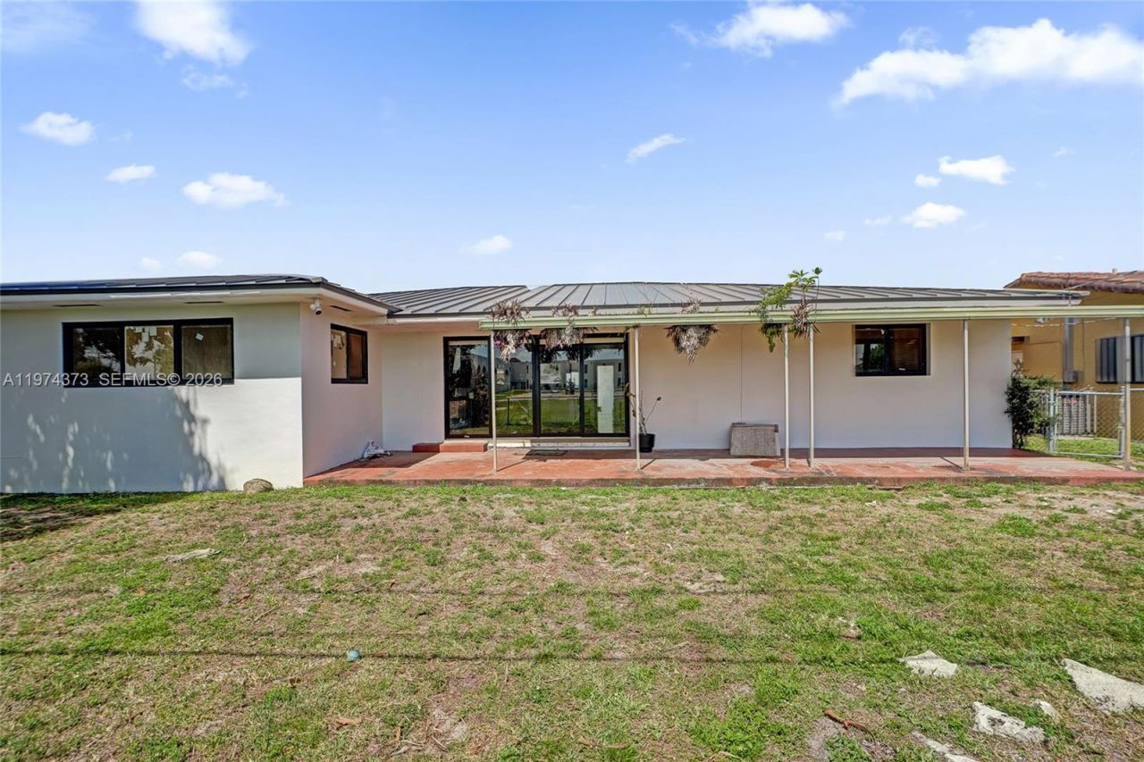 1860 NW 121st St , Miami, FL 33167 Photo