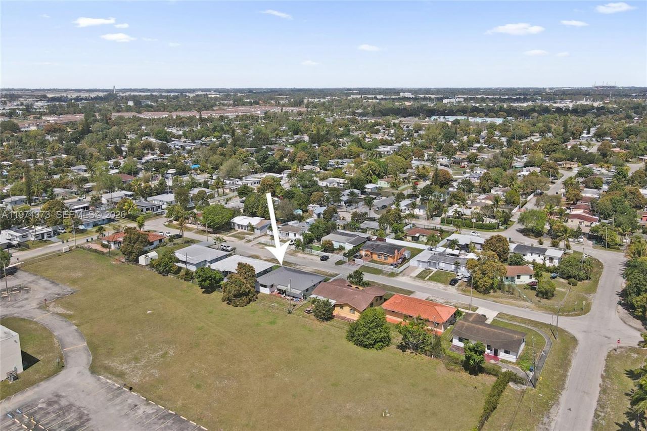 1860 NW 121st St , Miami, FL 33167 Photo