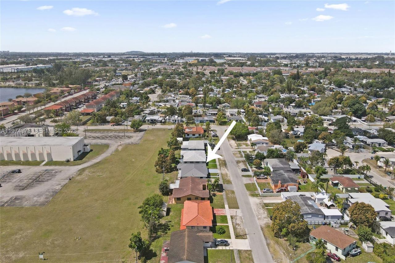 1860 NW 121st St , Miami, FL 33167 Photo