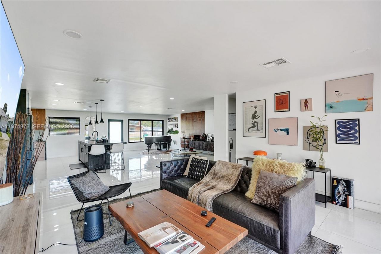 1860 NW 121st St , Miami, FL 33167 Photo