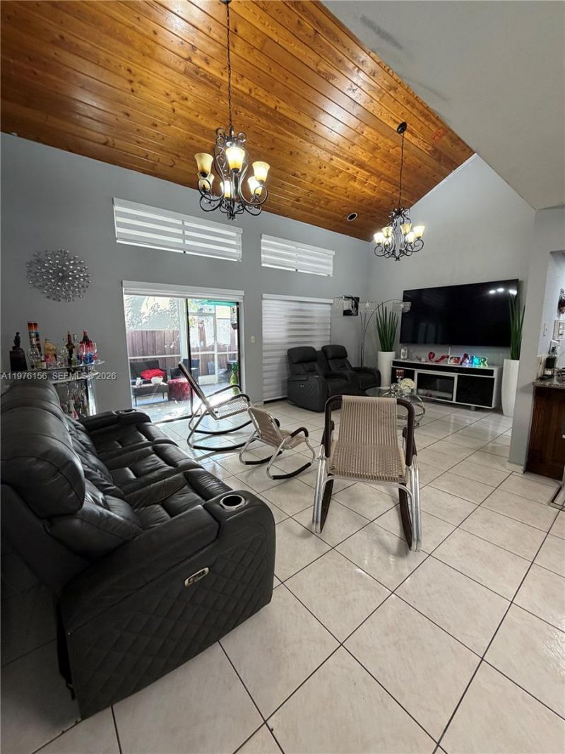 8408 NW 8th St, Unit 8408, Miami, FL 33126 Photo