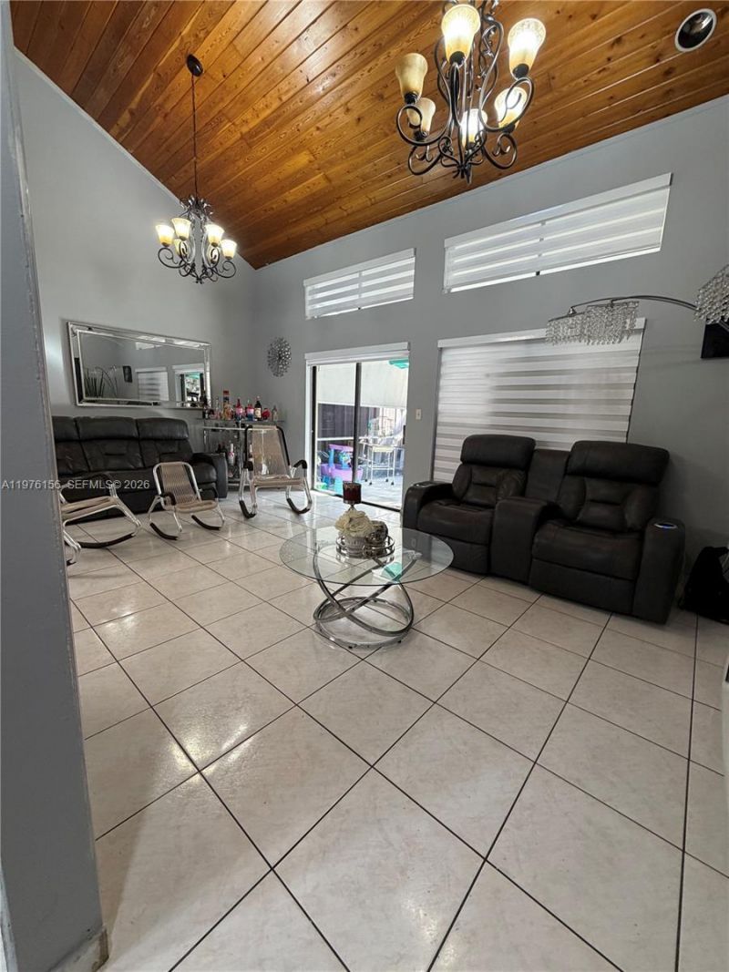 8408 NW 8th St, Unit 8408, Miami, FL 33126 Photo