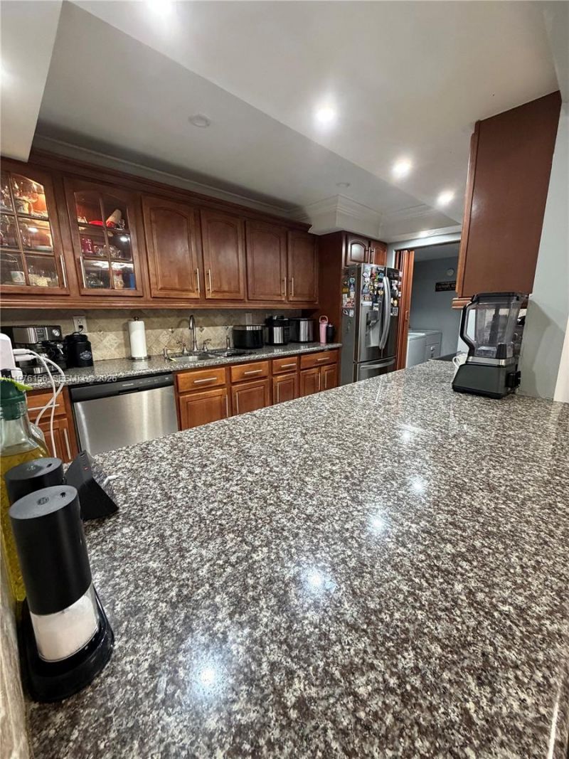 8408 NW 8th St, Unit 8408, Miami, FL 33126 Photo