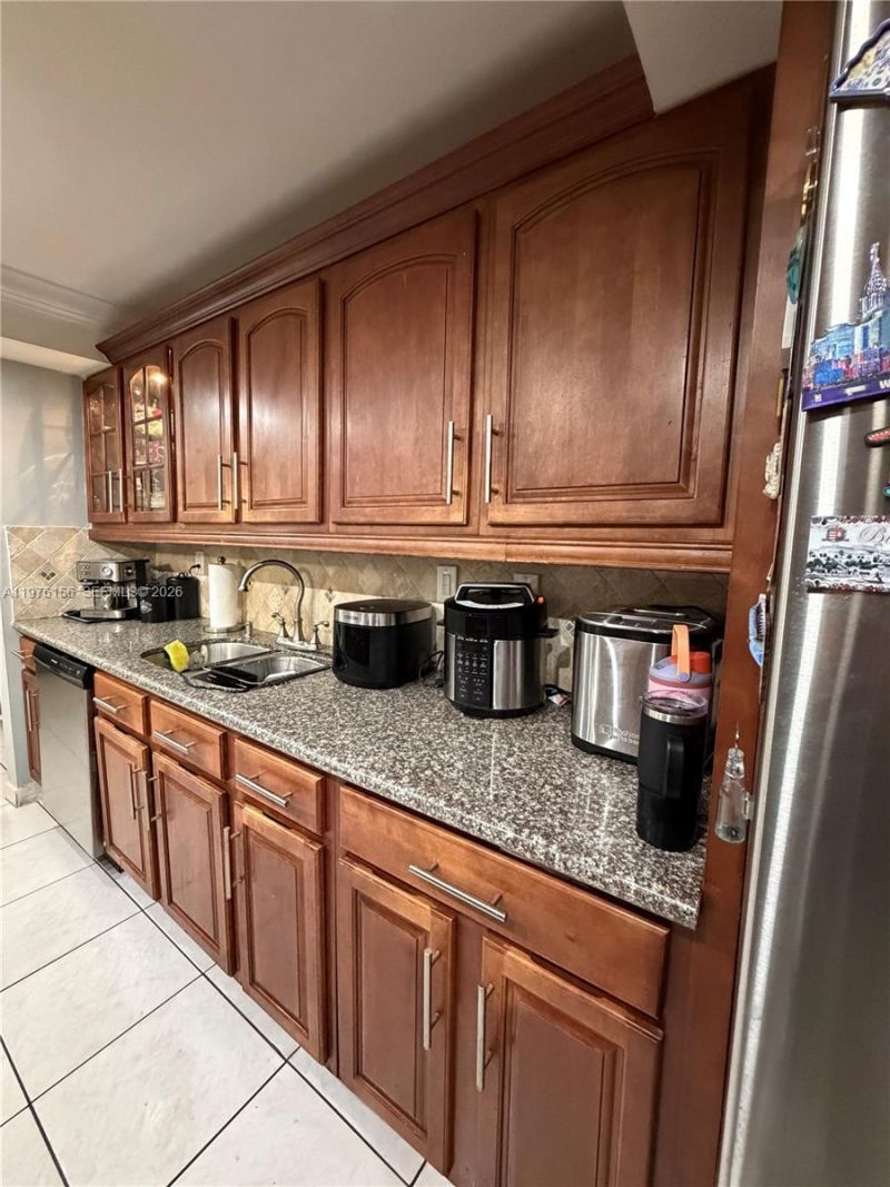 8408 NW 8th St, Unit 8408, Miami, FL 33126 Photo