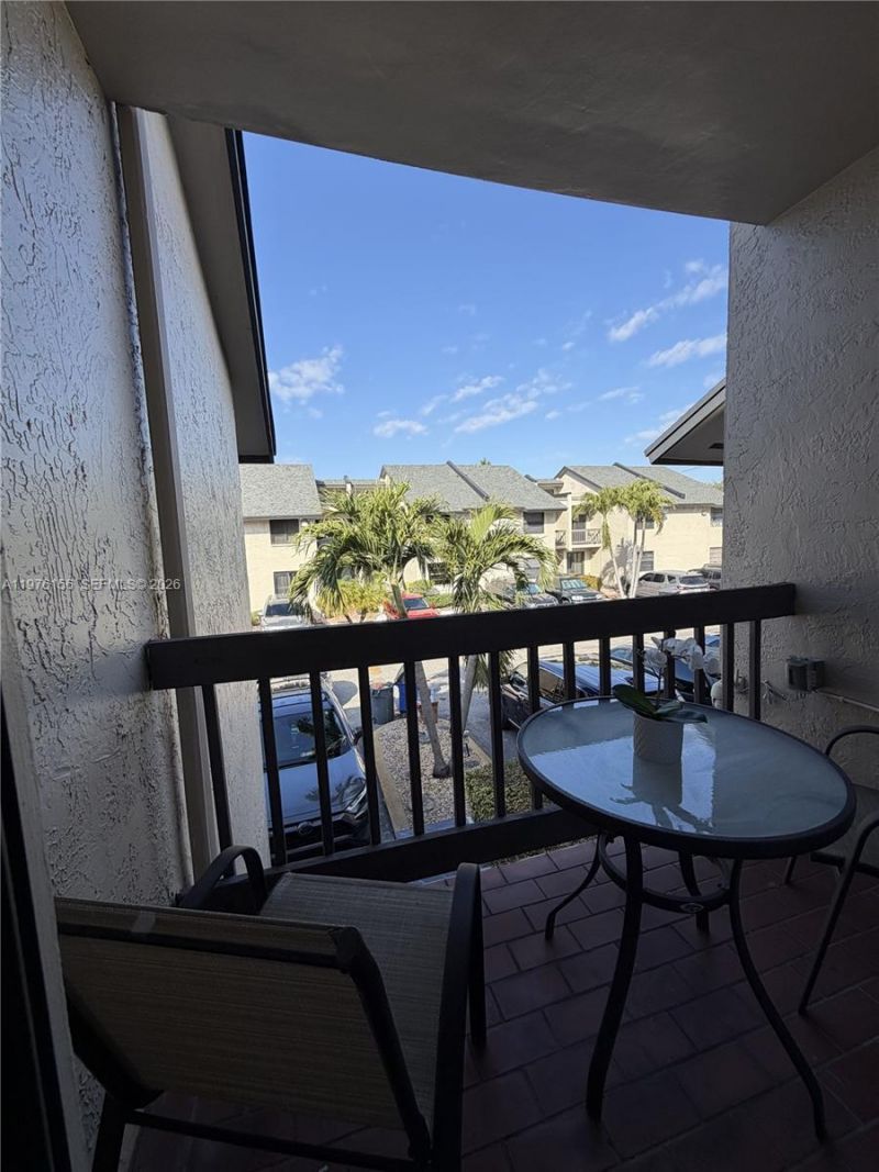 8408 NW 8th St, Unit 8408, Miami, FL 33126 Photo