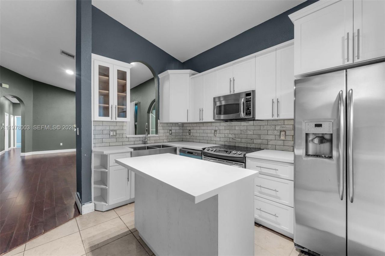 3983 NE 12th Dr , Homestead, FL 33033 Photo