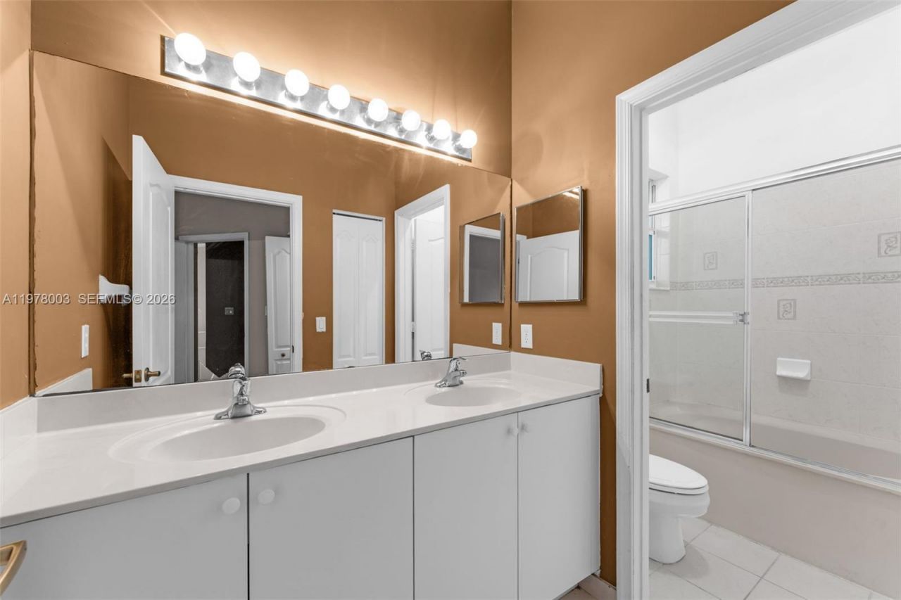 3983 NE 12th Dr , Homestead, FL 33033 Photo