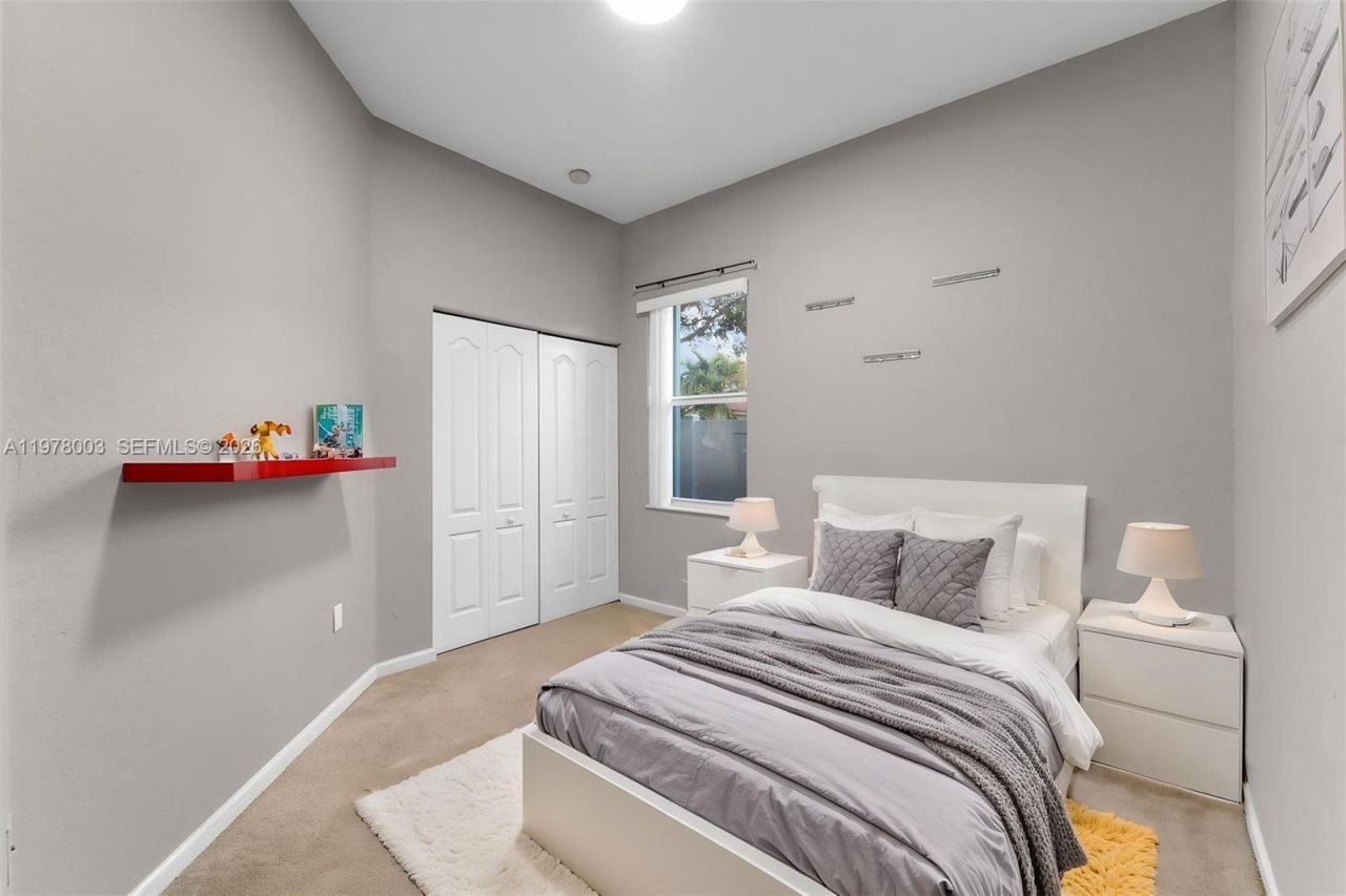 3983 NE 12th Dr , Homestead, FL 33033 Photo