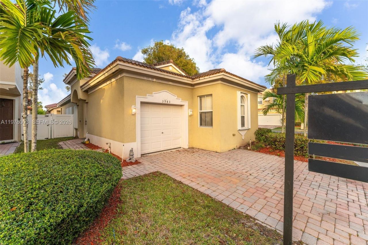 3983 NE 12th Dr , Homestead, FL 33033 Photo