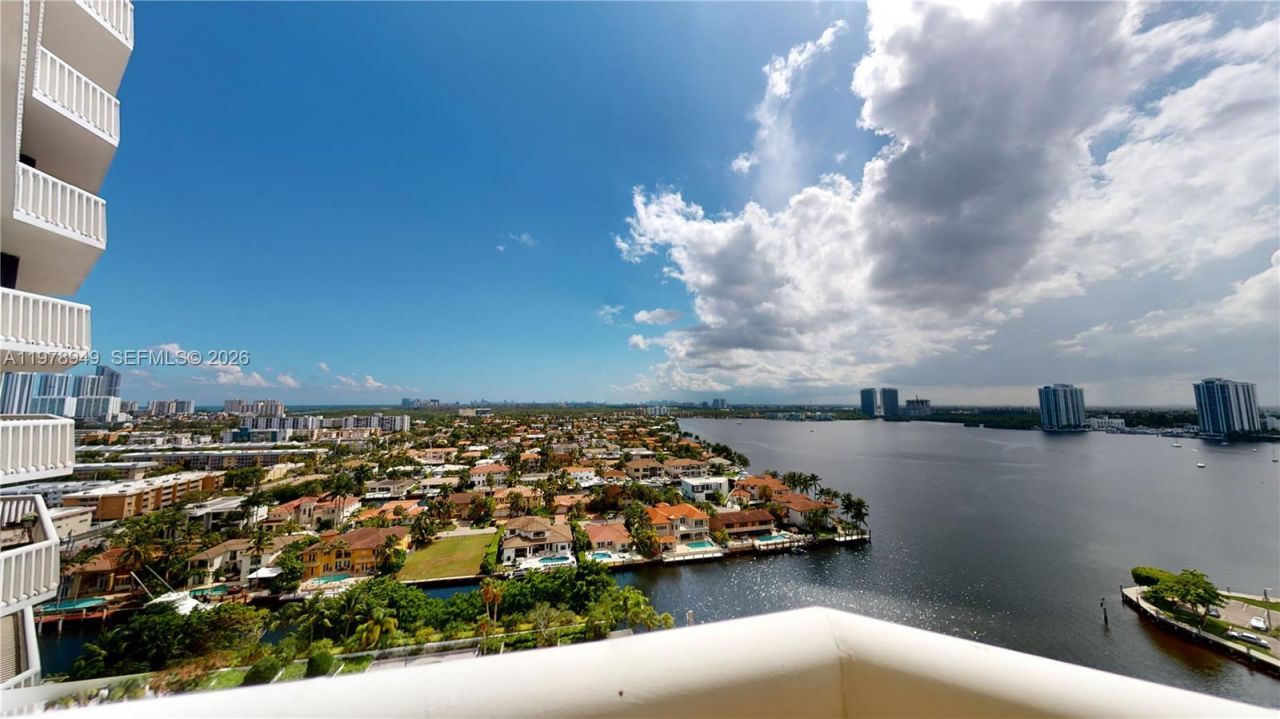 1000 W Island Blvd, Unit 1812, Aventura, FL 33160 Photo