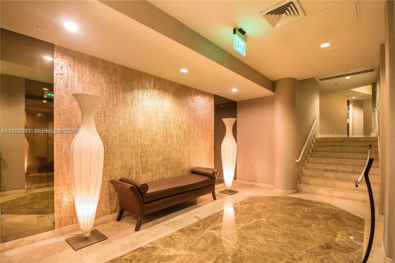 1000 W Island Blvd, Unit 1812, Aventura, FL 33160 Photo