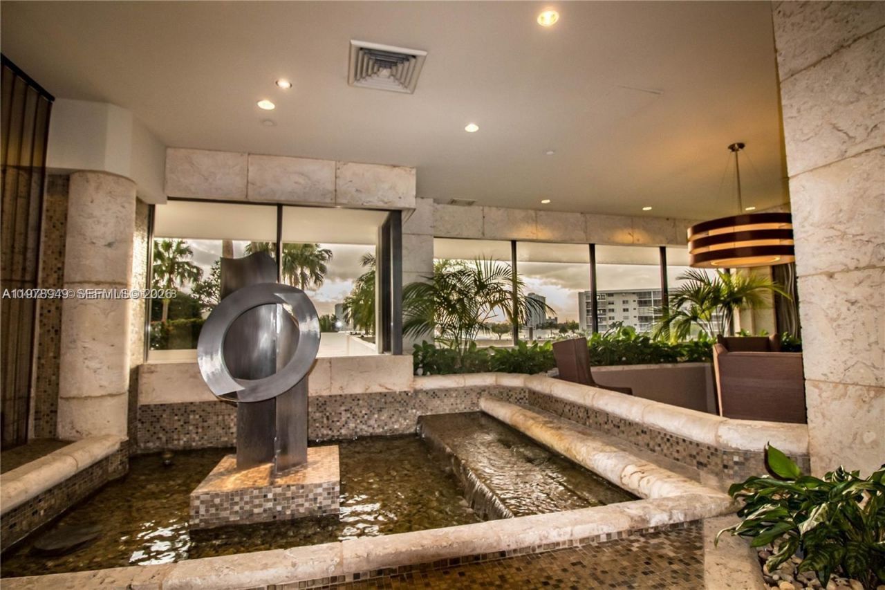 1000 W Island Blvd, Unit 1812, Aventura, FL 33160 Photo