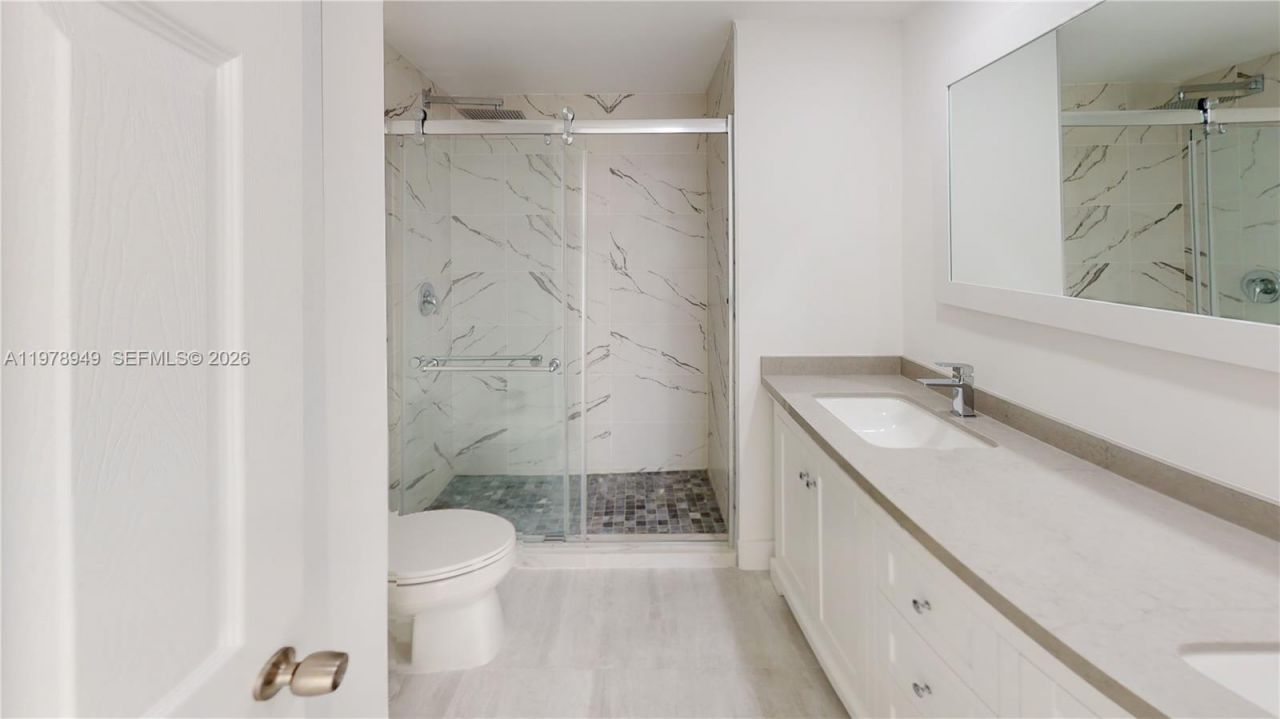 1000 W Island Blvd , Unit 1812, Aventura, FL 33160 Photo