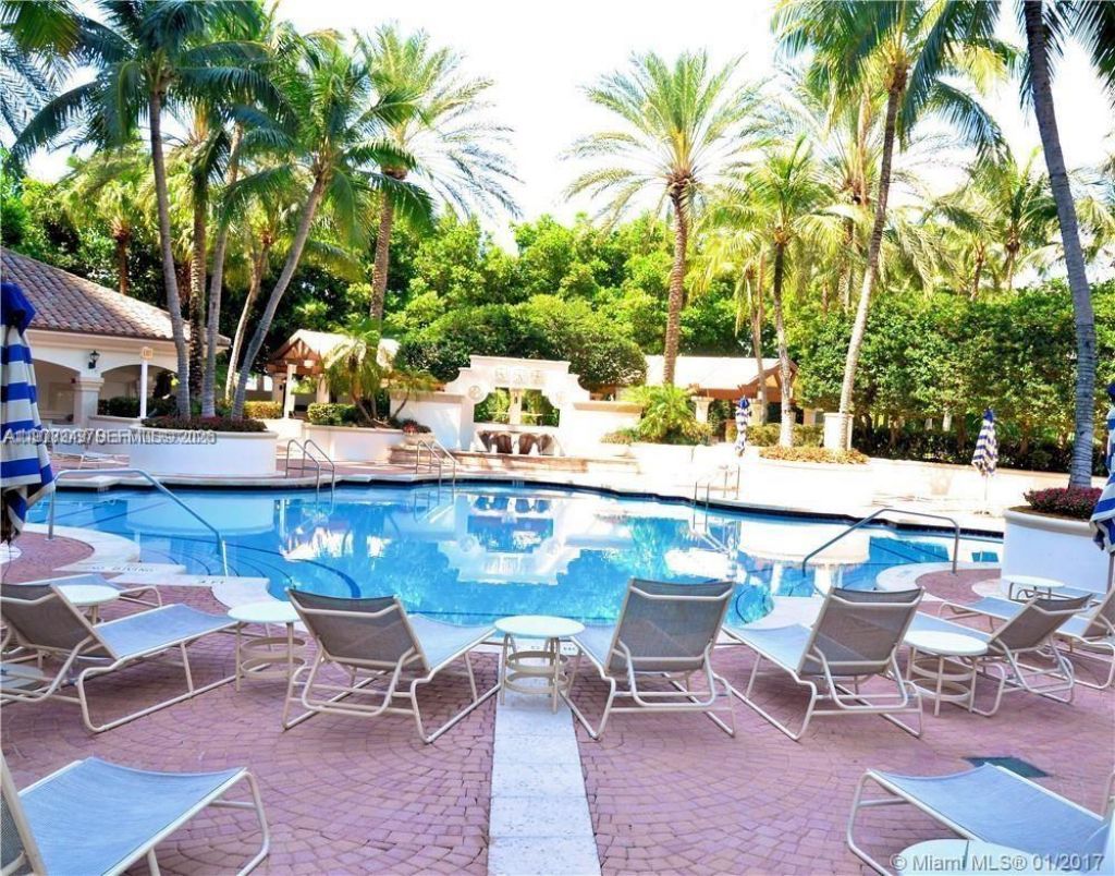 1000 W Island Blvd, Unit 1812, Aventura, FL 33160 Photo