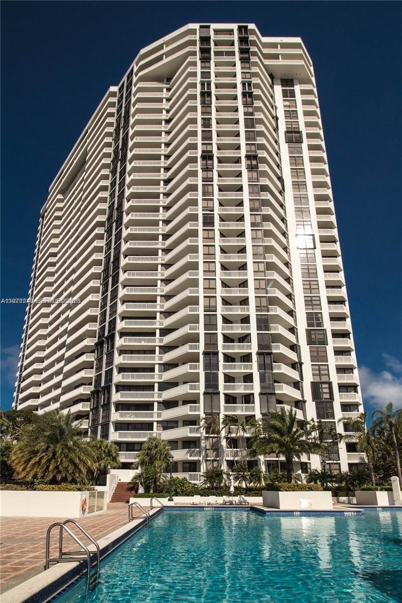 1000 W Island Blvd, Unit 1812, Aventura, FL 33160 Photo