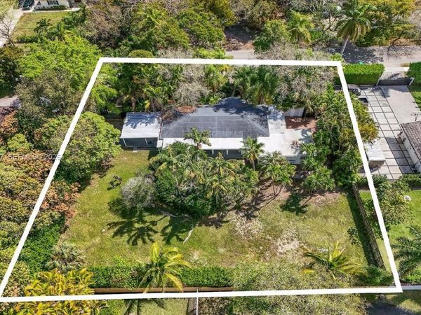 9330 SW 72nd Ave , Pinecrest, FL 33156