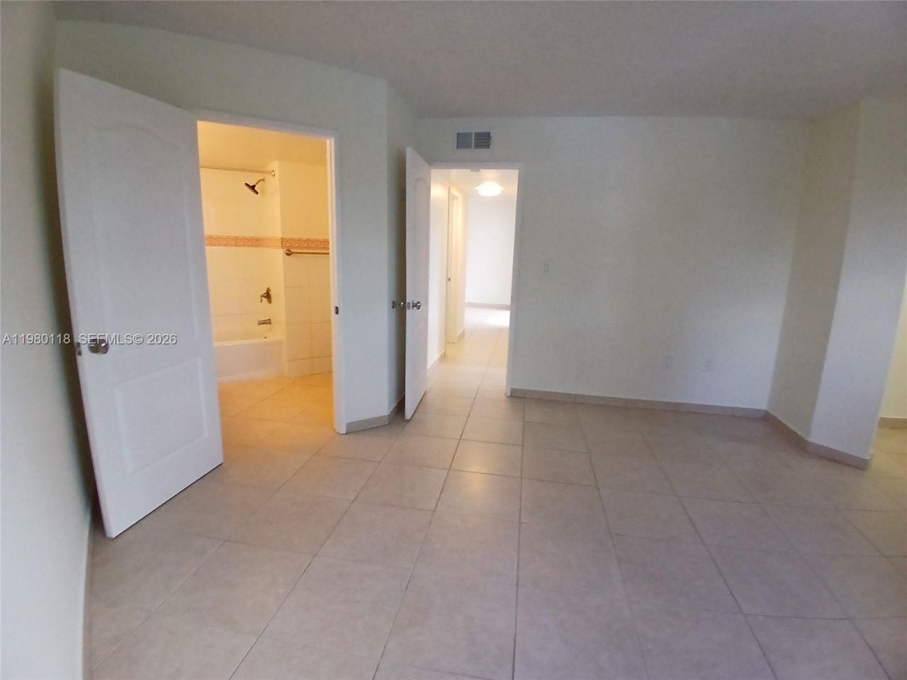 9735 Fontainebleau Blvd , Unit G106, Miami, FL 33172 Photo