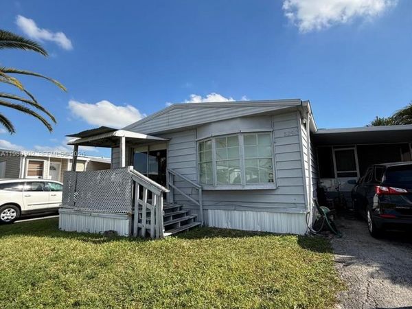 5290 SW 22nd Ter, Dania Beach, FL 33312