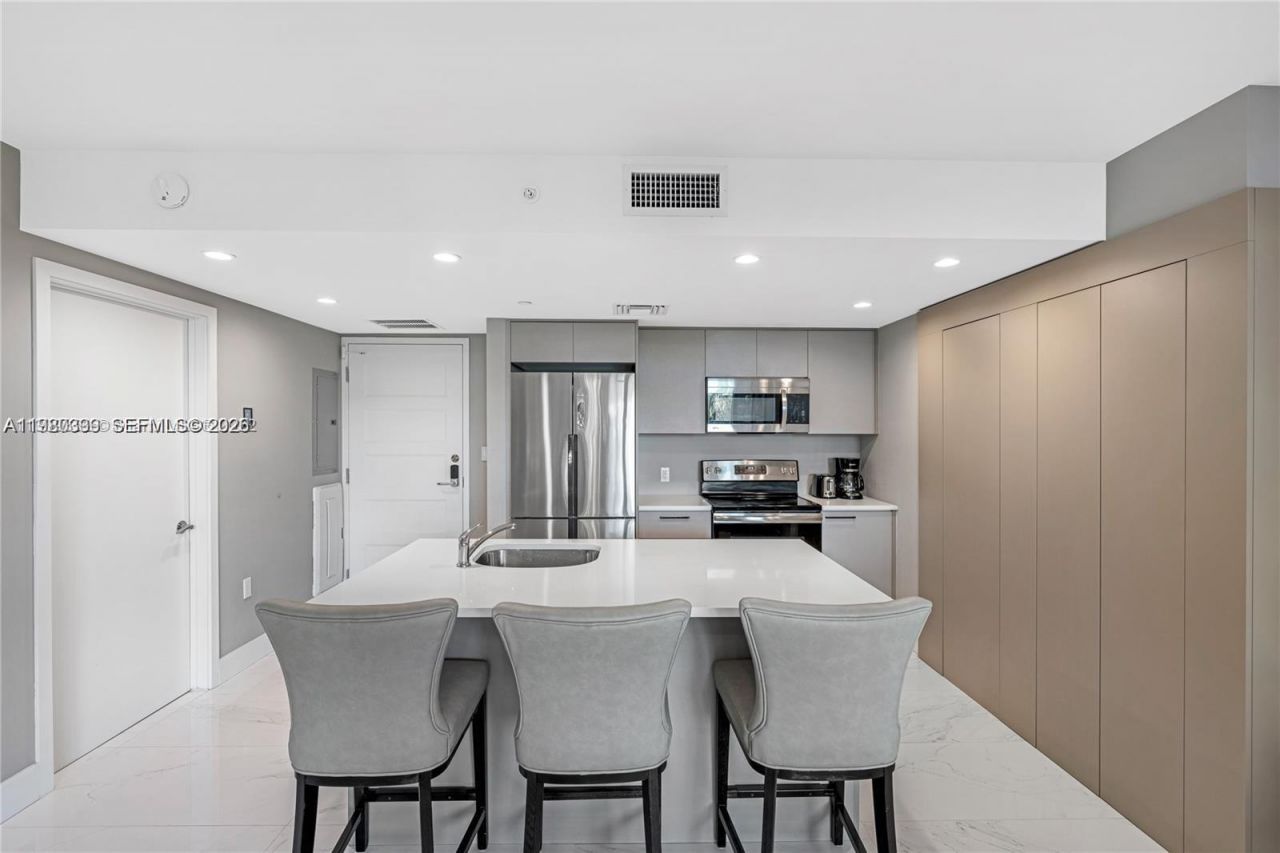 1150 101st St, Unit 202, Bay Harbor Islands, FL 33154 Photo