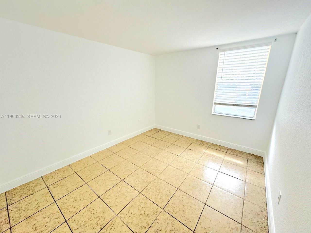 1805 W 56th St , Unit 202, Hialeah, FL 33012 Photo